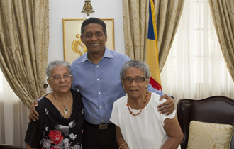 The President of the Republic, Mr Danny Faure, received twin sisters, Mrs Florine Kandasamy and Mrs Floria Alexis, at State House.