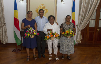 President Danny Faure welcomed three long serving employees of the Seychelles Judiciary at State House.