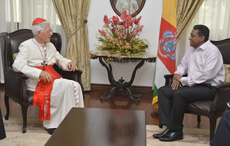 President Danny Faure received Cardinal Maurice Piat from Mauritius at State House this morning. His visit to Seychelles coincides with the 125th anniversary of the Diocese of Port Victoria.