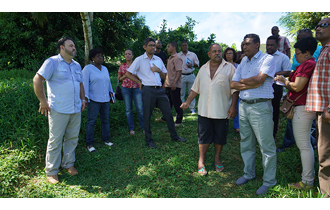 President Danny Faure, accompanied by community leaders and representatives of government services and agencies, visited various locations in the Baie Lazare district .