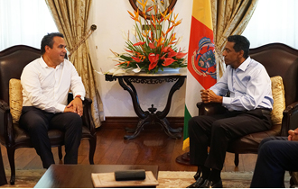 Dans le cadre de sa venue aux Seychelles pour la 32eme édition du Festival Kreol, Monsieur Didier Robert, Président du Conseil Régional de la Réunion a été reçu, à State House, par le Président de la République, Monsieur Danny Faure, le Vendredi 20 Octobr