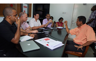 President Danny Faure met with Senior Officials of the Ministry of Health at the Victoria Hospital to discuss measures in place to address and mitigate the cases of pneumonic plague in the country.