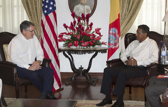 The Ambassador for United States of America to the Republic of Seychelles, H.E. Ambassador David Reimer, presented his credentials to President Danny Faure in an accreditation ceremony held at State House