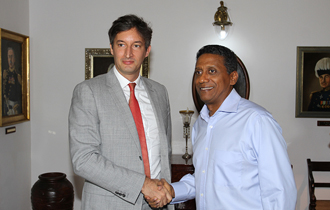 President Faure met with Mr Toby Iles and Ms Marine Stefani, the Director and Associate Director respectively for Middle East Africa Sovereigns at Fitch Ratings, at State House.