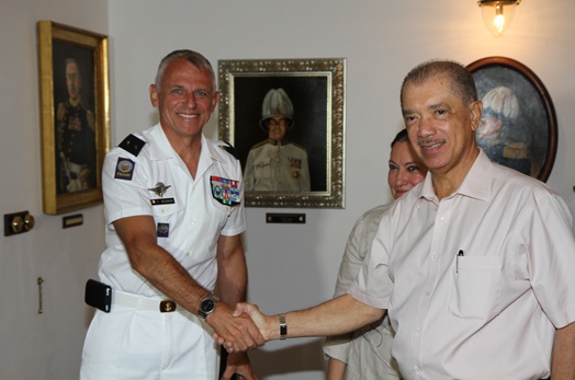 Visite de courtoisie du nouveau Commandant Supérieur des FAZSOI chez le Président Michel Visite de courtoisie du nouveau Commandant Supérieur des FAZSOI chez le Président Michel