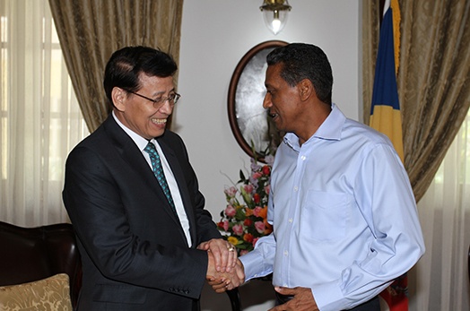 President Faure meets Special Envoy from Indonesia President Faure meets Special Envoy from Indonesia