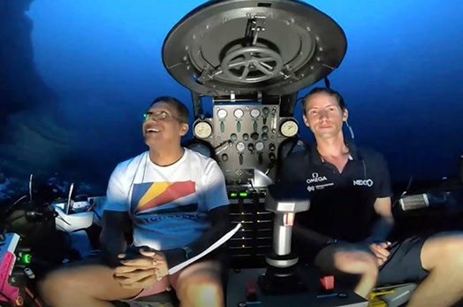 President Faure makes historic address from 120 metres below the ocean surface President Faure makes historic address from 120 metres below the ocean surface