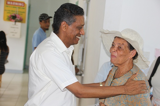 President Faure visits SCAA and Health Centres on Praslin President Faure visits SCAA and Health Centres on Praslin