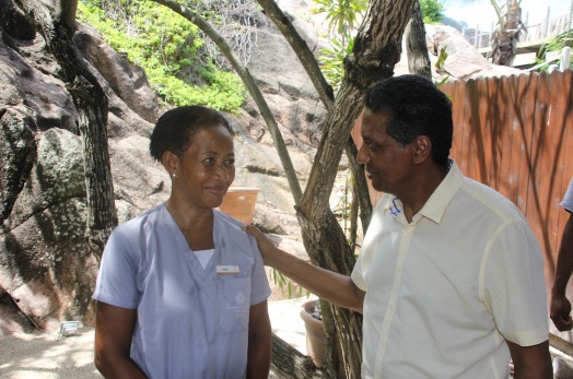 President Faure visits housing project and tourism establishments on La Digue President Faure visits housing project and tourism establishments on La Digue