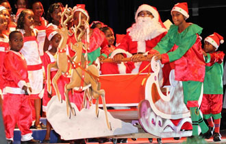 State House Christmas Carols welcomes Santa to Seychelles