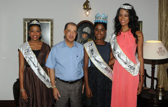 President meets with Miss Seychelles 2015 and the runner up Princesses.