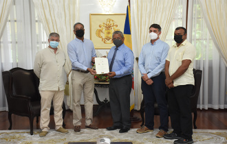 Seychelles receives a COVID-19 vaccine donation from the fisheries sector