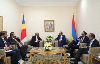 Rencontre fructueuse et cordiale entre le Président de la République S.E Wavel Ramkalawan et le Vice Premier Ministre de Maurice S.E Steven Obeegadoo à l'ile de Djerba