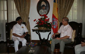 Indian Defence College Delegation Meets President