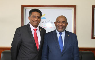 LE PRÉSIDENT DANNY FAURE S’ENTRETIENT AVEC LE PRÉSIDENT DE L’UNION DES COMORES