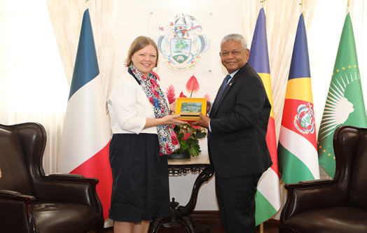 L'Ambassadrice de France fait ses adieux au Président Ramkalawan